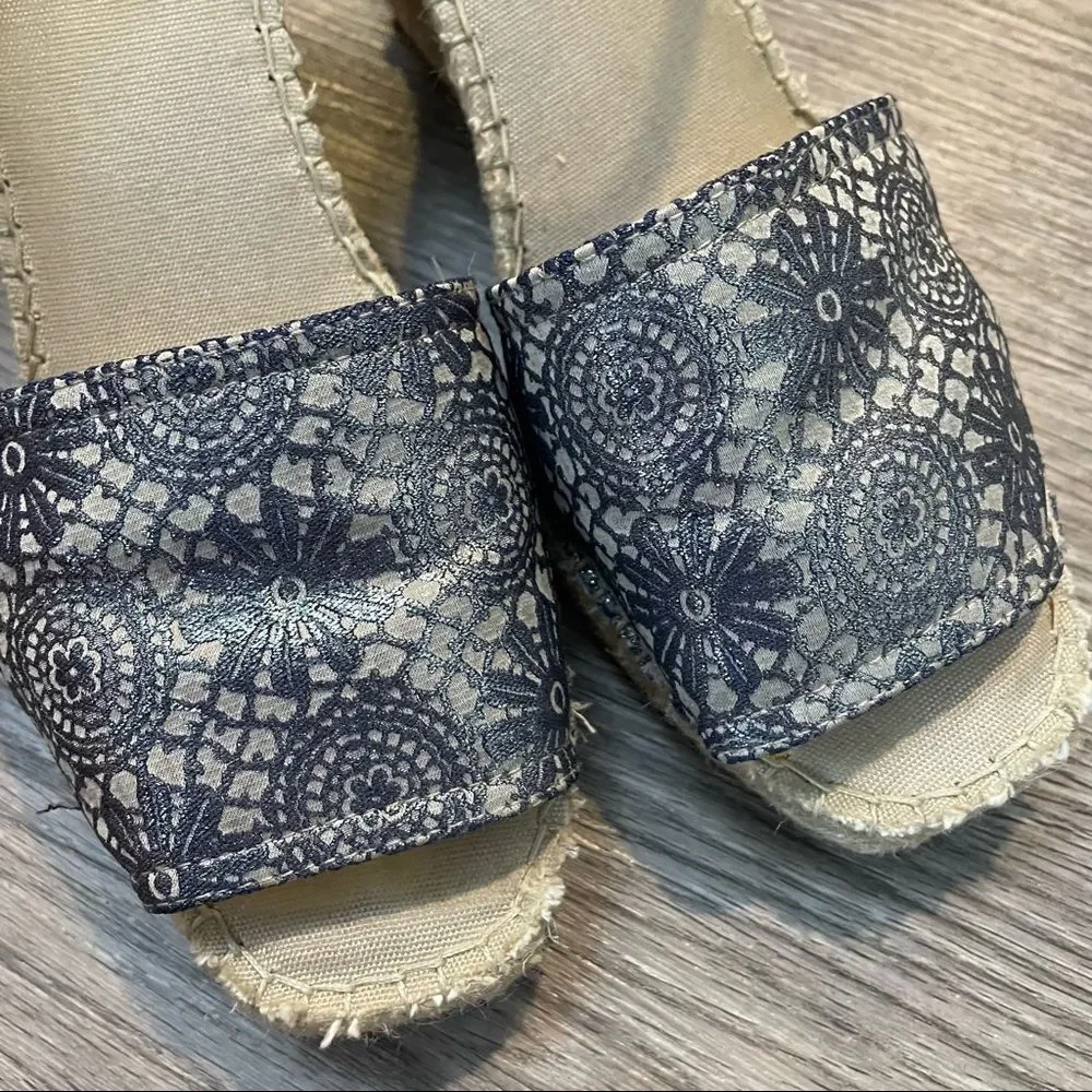 VIDORETTA Gray Silver Metallic Floral Espadrille Wedge Sandals